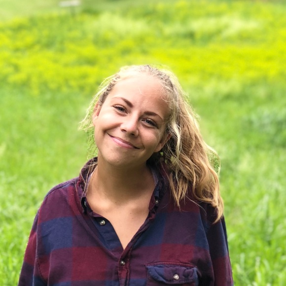 Meet your Posher, Katie - Picture 1 of 1